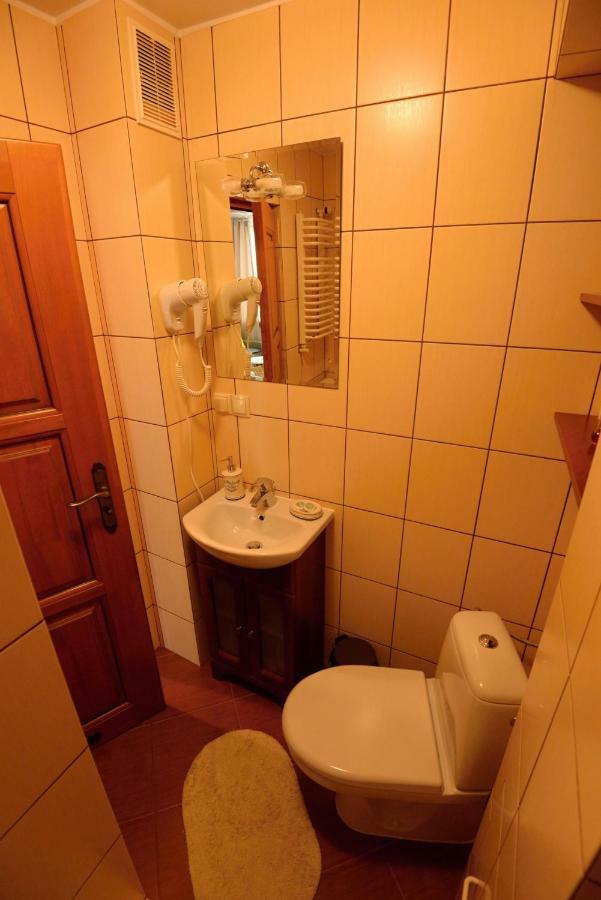 Apartament Columbus Apartment Ustrzyki Dolne Ngoại thất bức ảnh