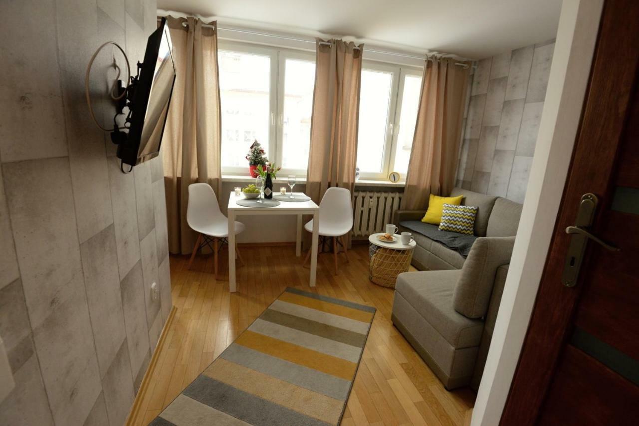 Apartament Columbus Apartment Ustrzyki Dolne Ngoại thất bức ảnh