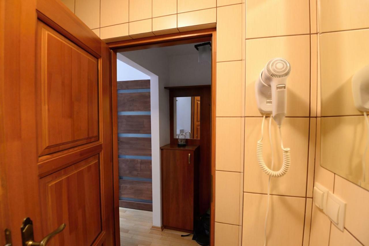 Apartament Columbus Apartment Ustrzyki Dolne Ngoại thất bức ảnh