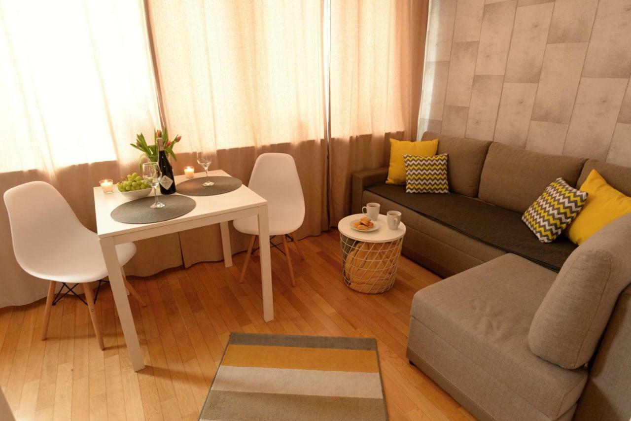 Apartament Columbus Apartment Ustrzyki Dolne Ngoại thất bức ảnh